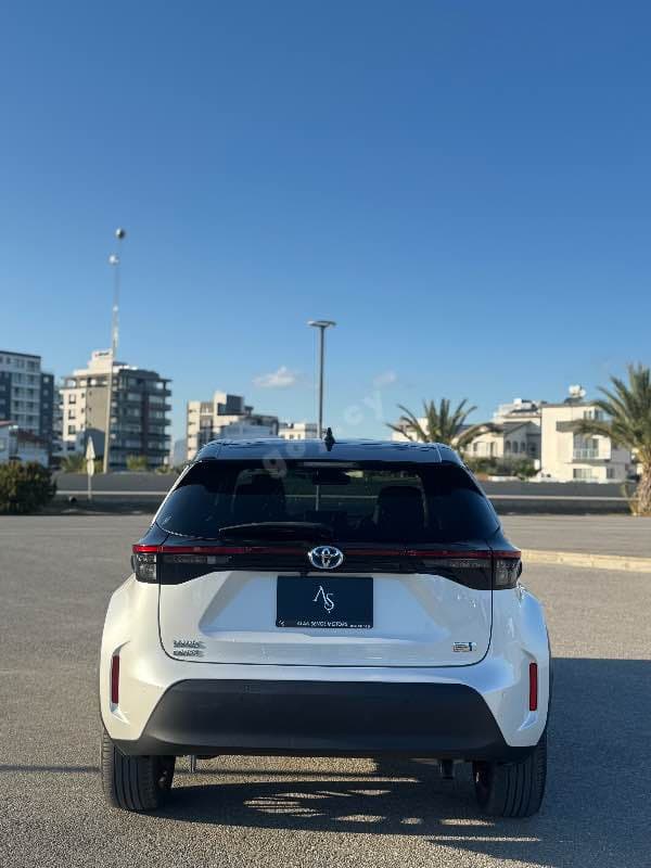 Toyota Yaris Cross Z - Thumbnail 3