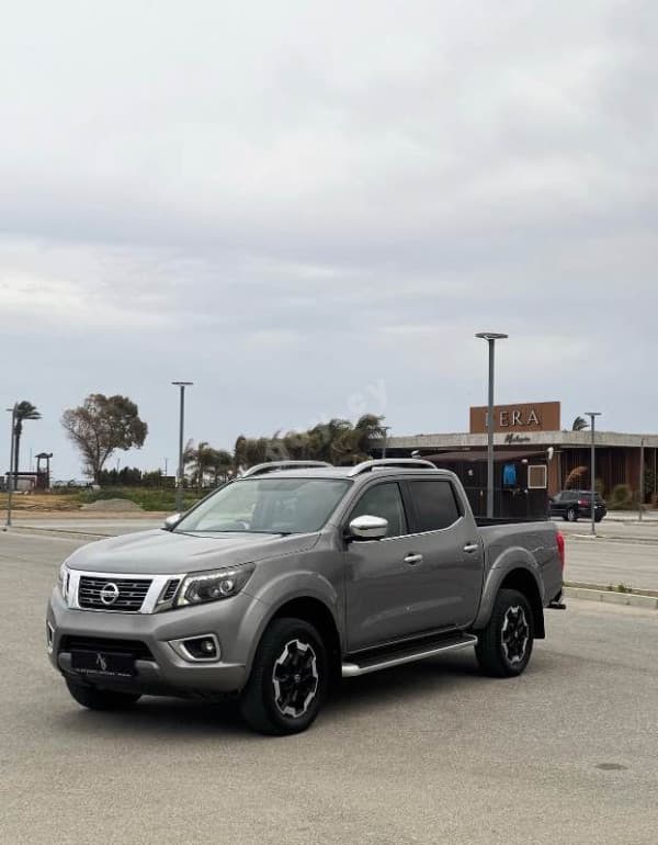 Nissan Navara - Thumbnail 2
