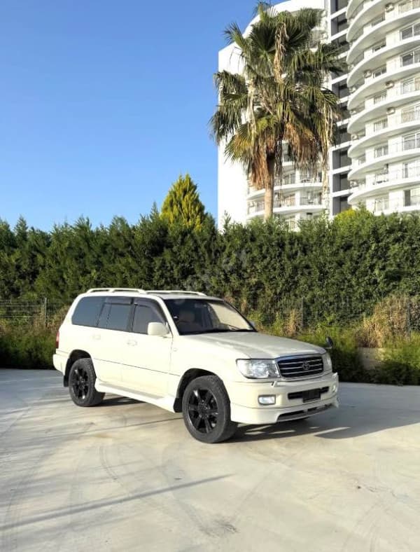 Toyota Land Cruiser 100 - Resim 1